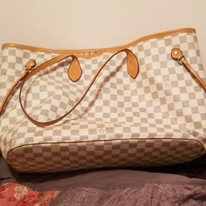Louis Vuitton  Neverfull